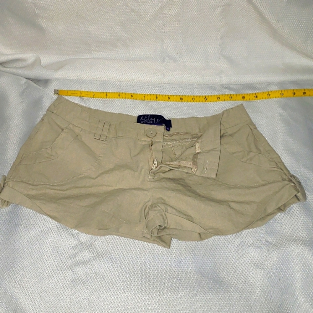Miley Cyrus max Azria Kahki shorts